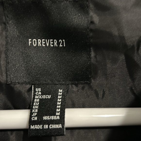 Black puffer jacket size M like new - Picture 2 of 4